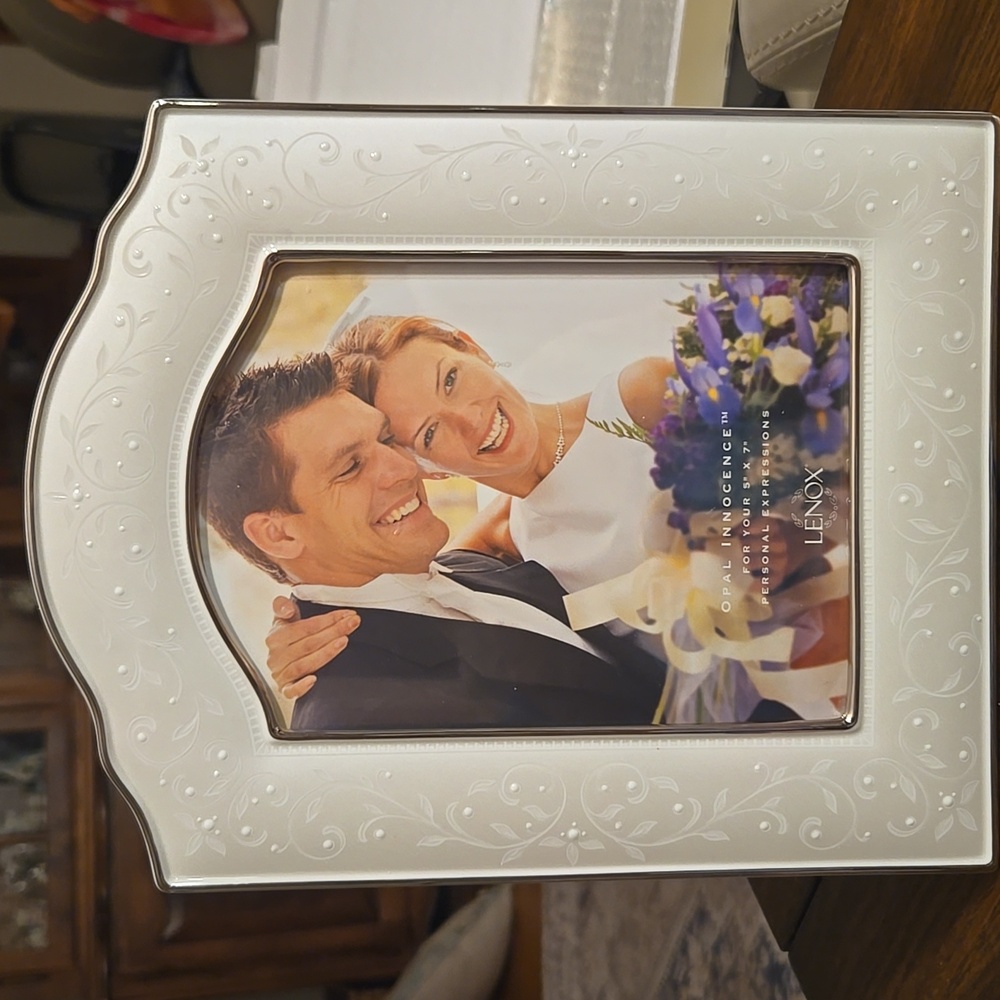 NIB, Lenox Opal Innocence Pattern Photo Frame, Sz. 5 X 7 - Picture 2 of 8